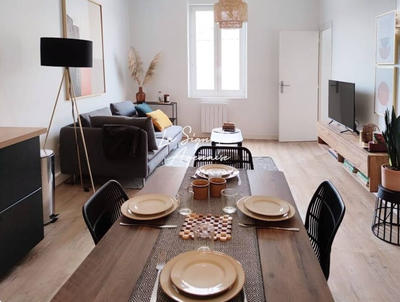 Immeuble - 245 m² - 10 pièces