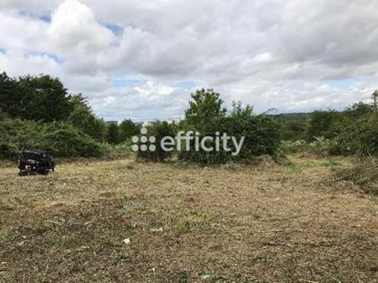 Terrain constructible - 916 m²