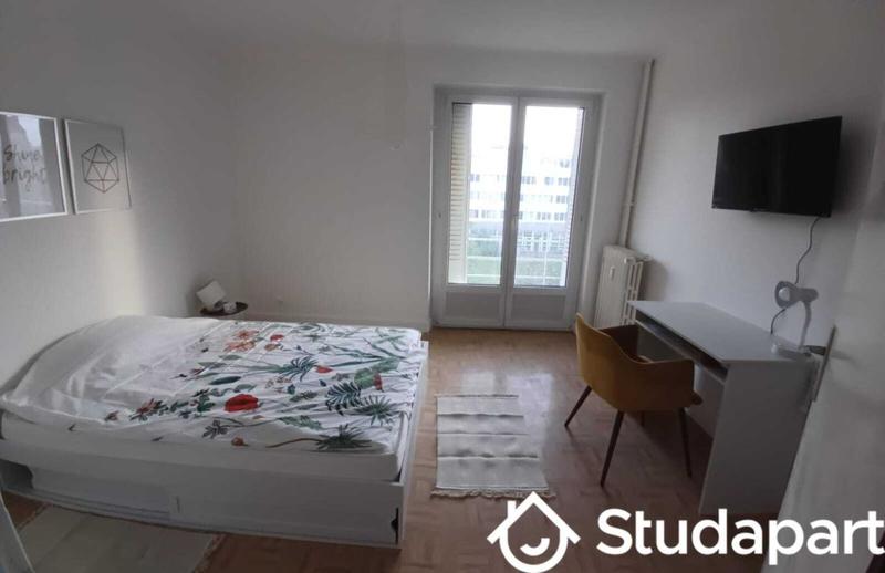 Chambre - 11 m² - 1 pièce