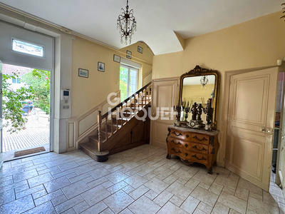 Maison - 161 m² - 8 pièces