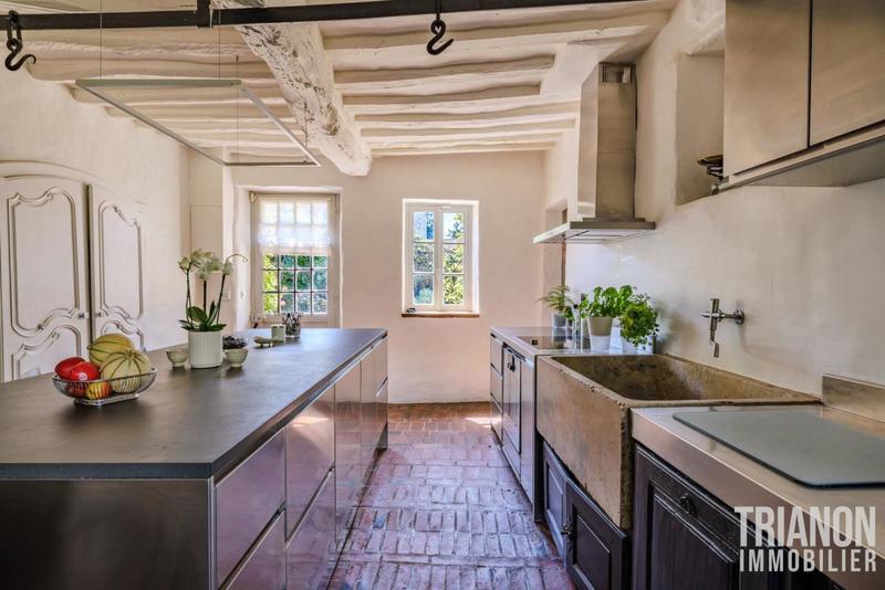 Propriété - 340 m² - 7 pièces