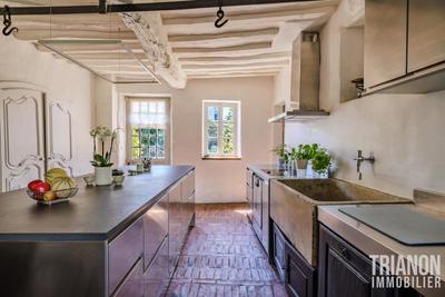 Propriété - 340 m² - 7 pièces