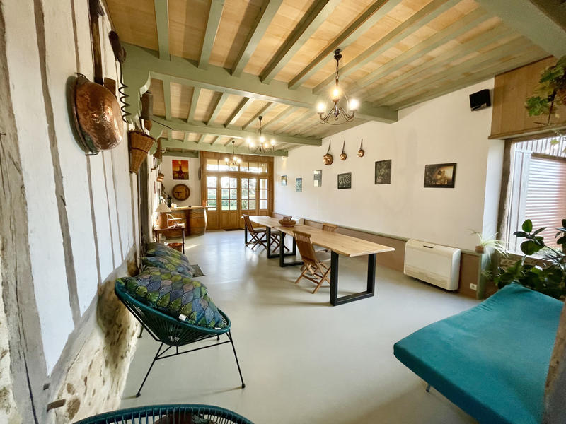 Maison - 278 m² - 9 pièces