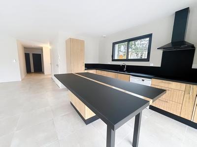 Maison - 145 m² - 5 pièces