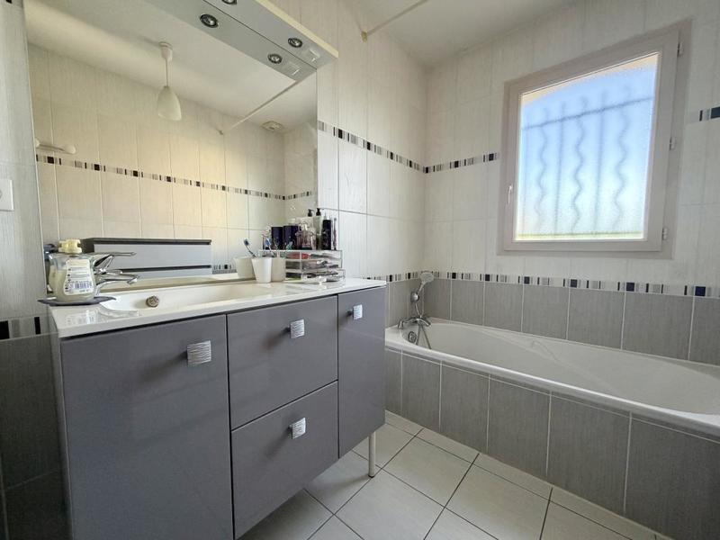 Pavillon - 150 m² - 8 pièces