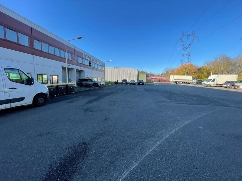 Local commercial - 679 m²