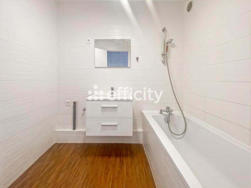 Appartement - 94 m² - 5 pièces