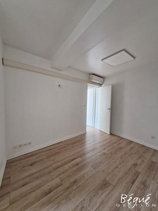 Local commercial - 42 m² - 3 pièces