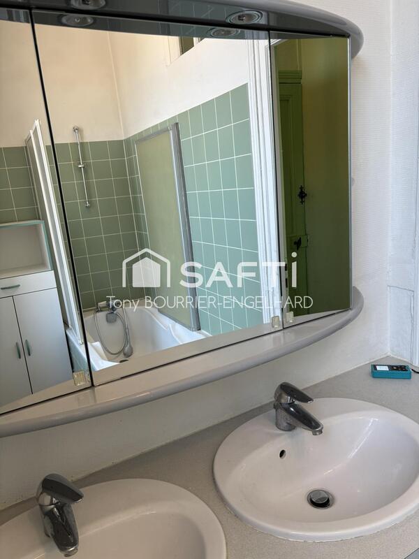 Maison - 187 m² - 8 pièces