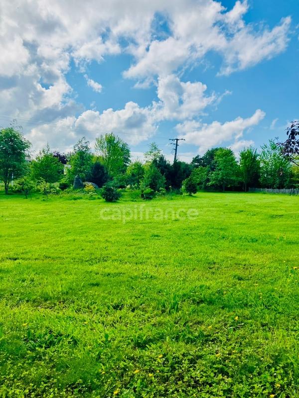 Terrain constructible - 1 975 m²