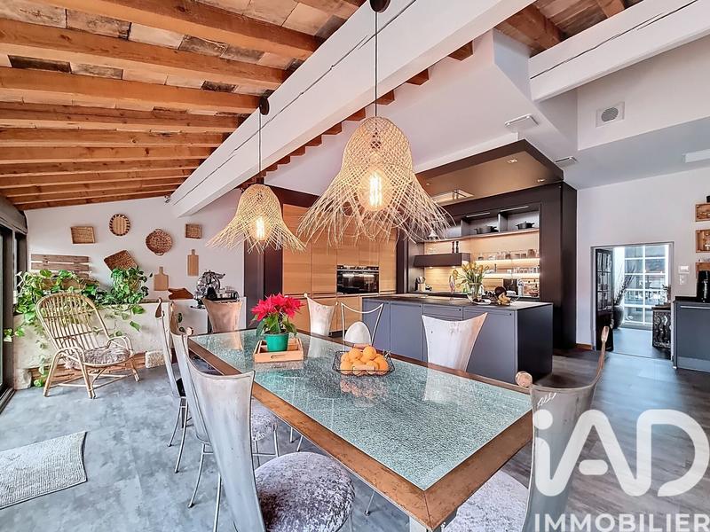 Maison de village - 300 m² - 8 pièces