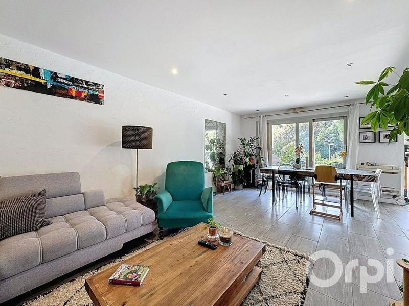 Appartement - 86 m² - 3 pièces