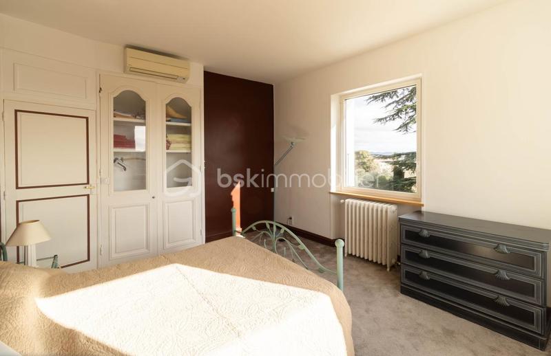 Demeure - 255 m² - 8 pièces