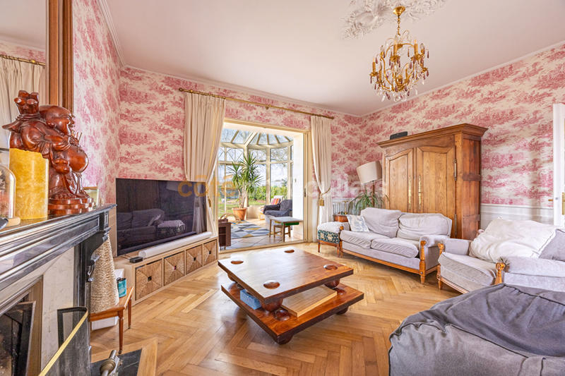 Maison - 450 m² - 12 pièces