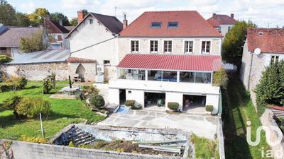 Maison - 258 m² - 9 pièces