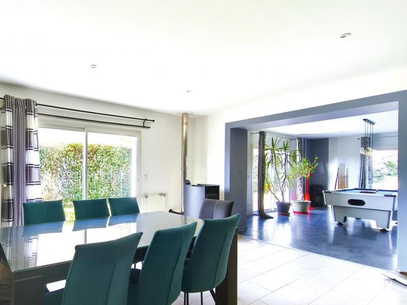 Maison - 205 m² - 7 pièces