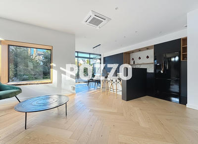 Maison - 256 m² - 10 pièces