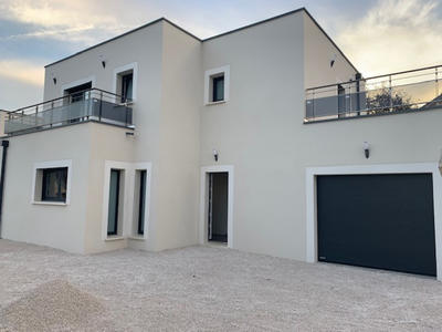 Maison - 121 m² - 6 pièces