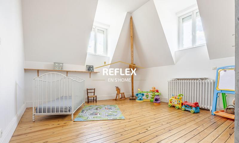 Maison - 317 m² - 12 pièces