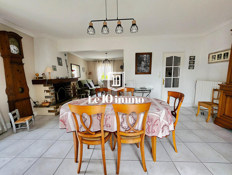 Maison - 182 m² - 8 pièces