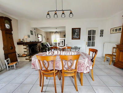 Maison - 182 m² - 8 pièces