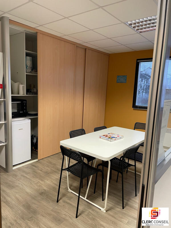 Bureau - 54 m²