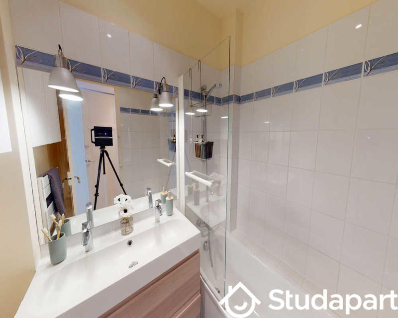 Chambre - 90 m² - 1 pièce