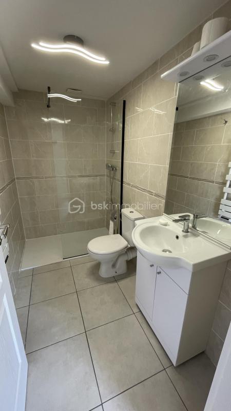 Maison traditionnelle - 235 m² - 11 pièces