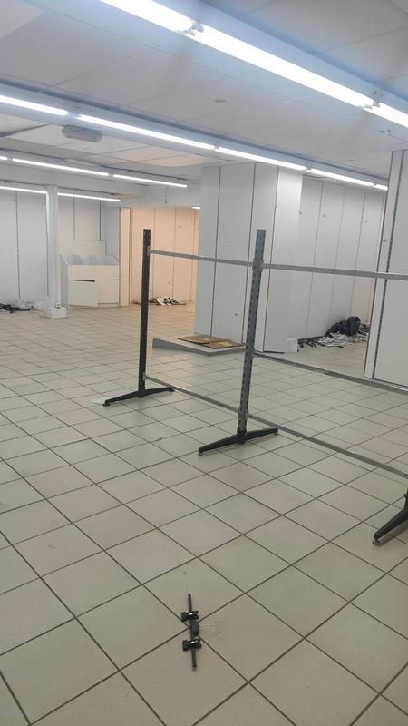 Local commercial - 220 m² - 4 pièces