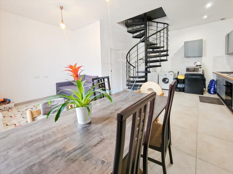 Immeuble - 92 m² - 6 pièces