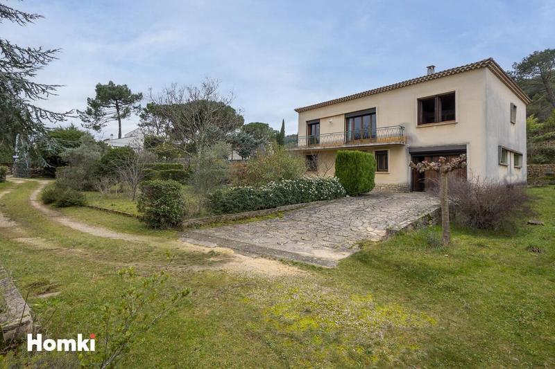 Maison - 185 m² - 8 pièces