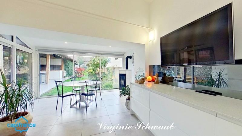 Maison - 261 m² - 7 pièces