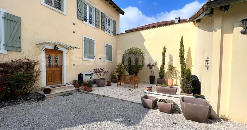 Maison - 315 m² - 12 pièces