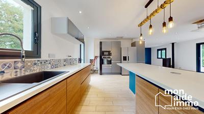 Maison - 169 m² - 8 pièces