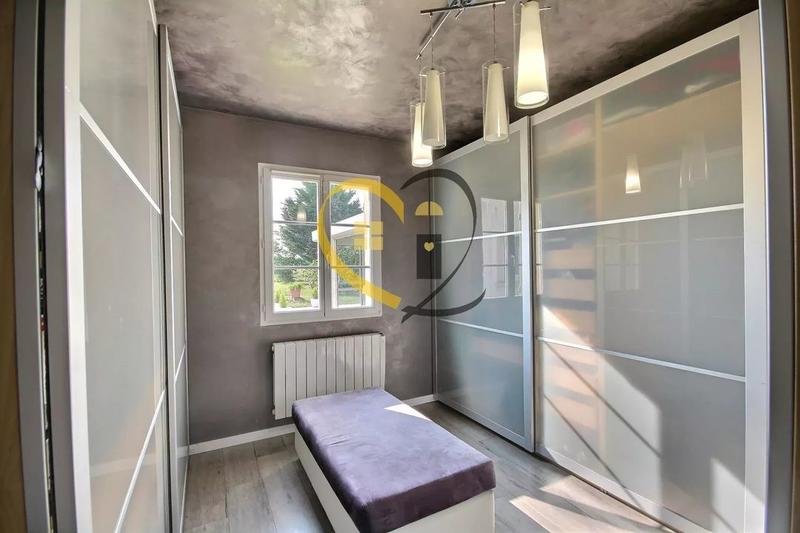 Propriété - 260 m² - 11 pièces