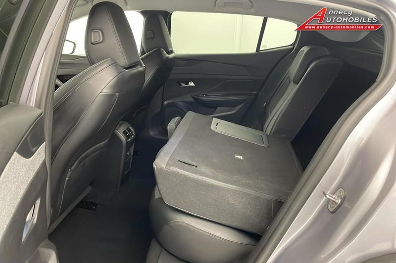 Peugeot 408 Hybrid 136 e-Dcs6 Allure