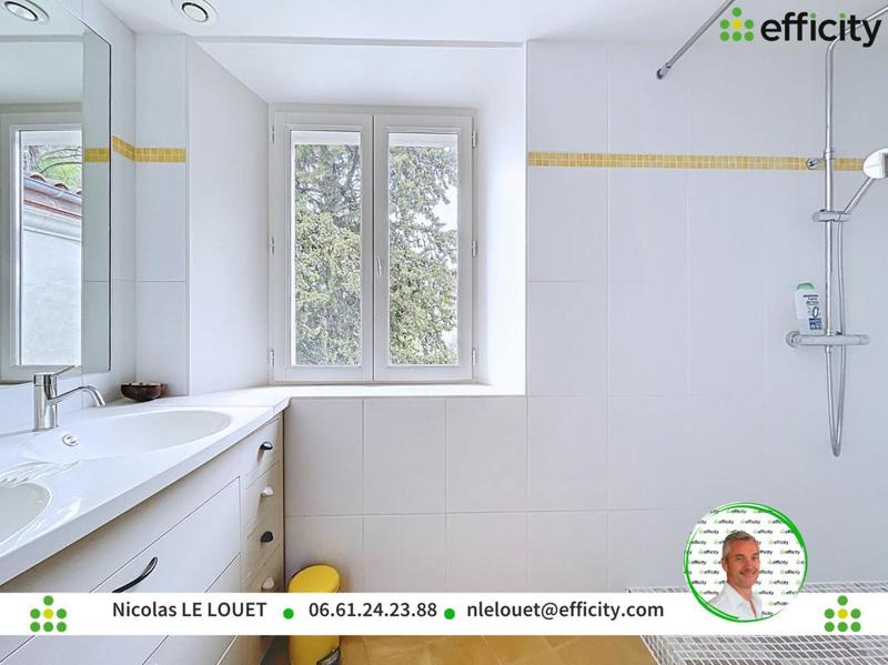 Demeure - 215 m² - 7 pièces