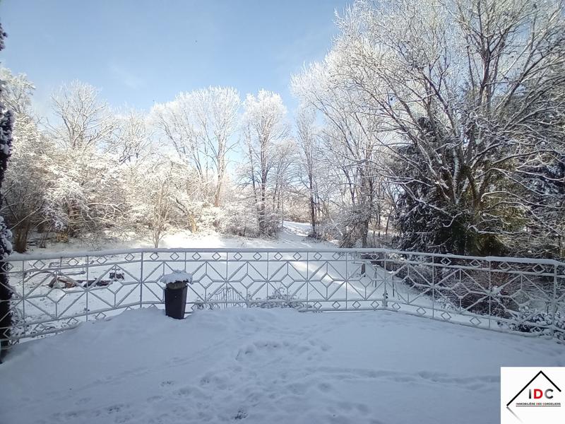 Maison - 240 m² - 6 pièces