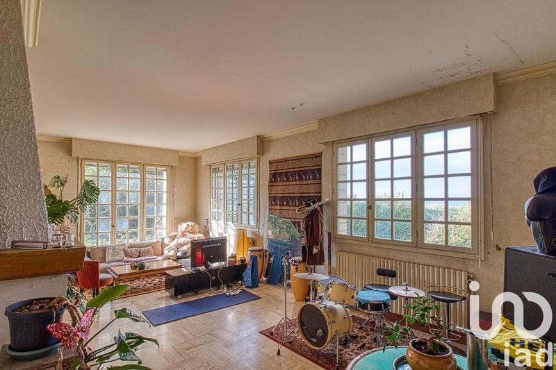 Maison - 243 m² - 9 pièces