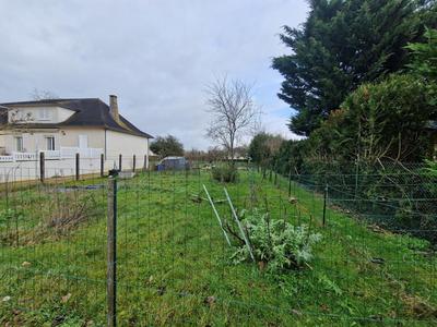 Terrain constructible - 711 m²