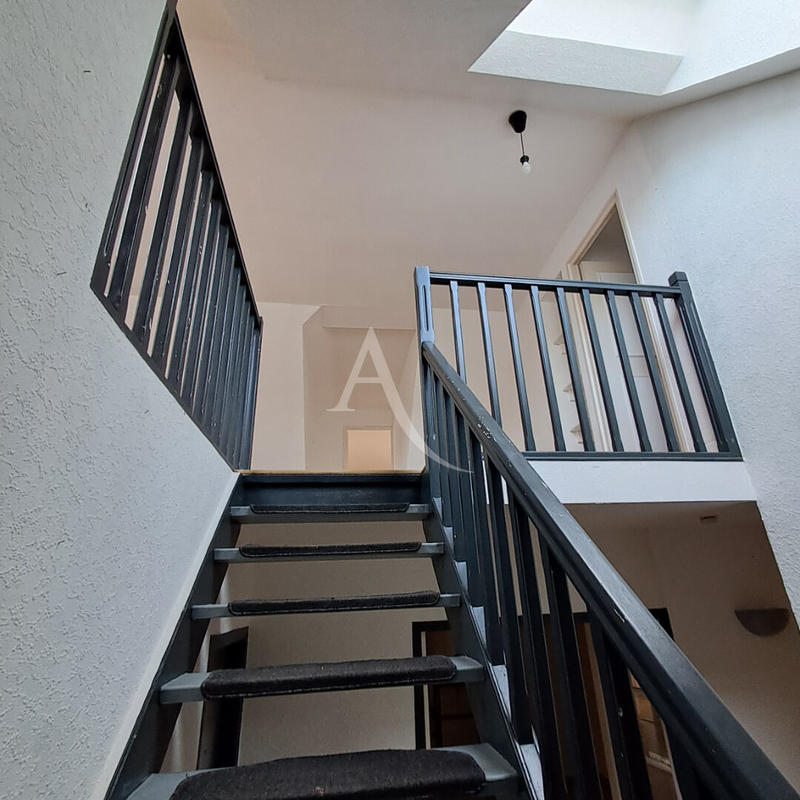 Maison - 350 m² - 8 pièces