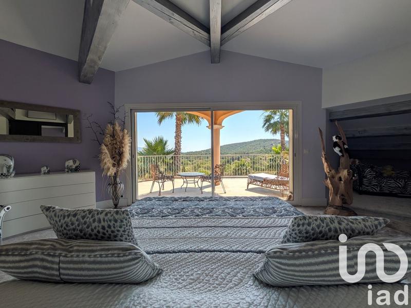 Maison - 460 m² - 12 pièces