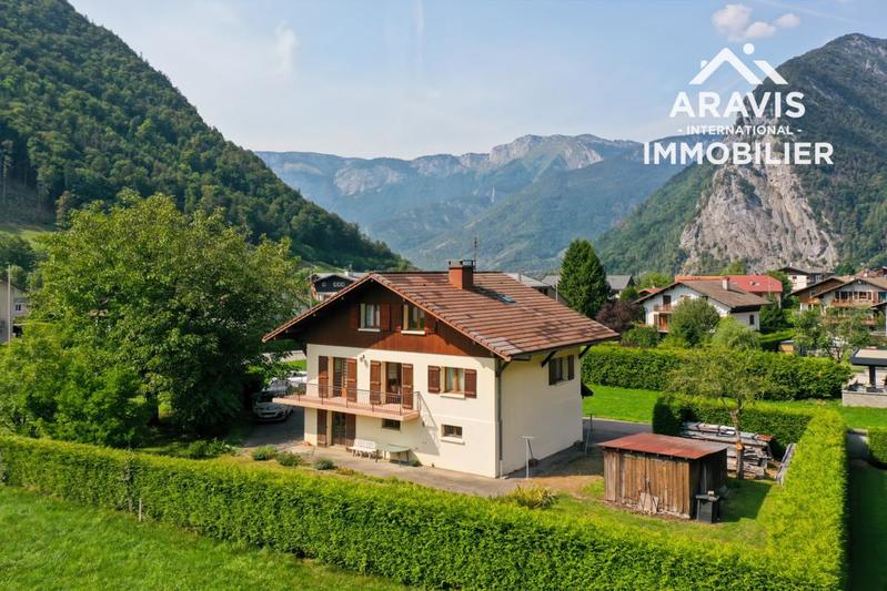 Propriété - 175 m² - 7 pièces