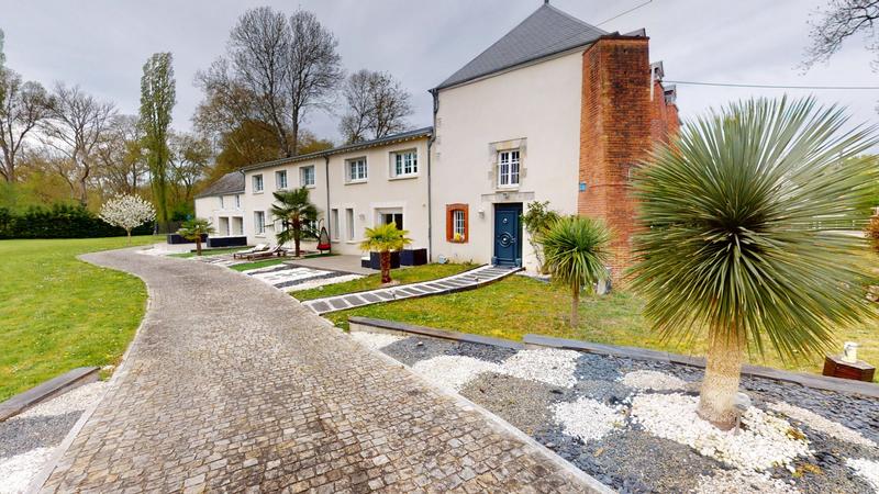 Maison - 345 m² - 12 pièces