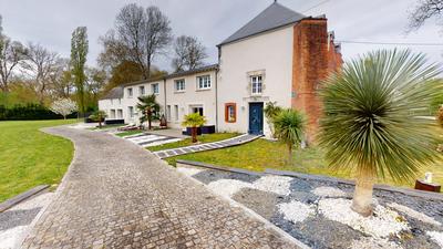 Maison - 345 m² - 12 pièces