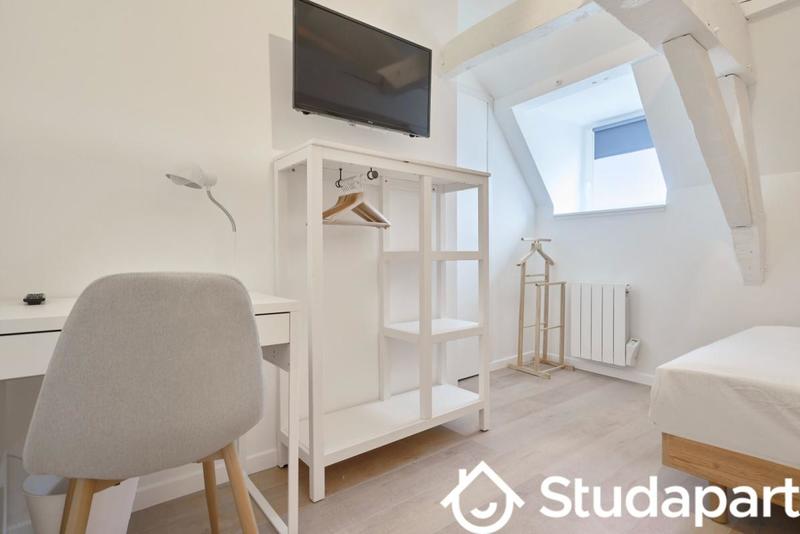 Chambre - 9 m² - 1 pièce