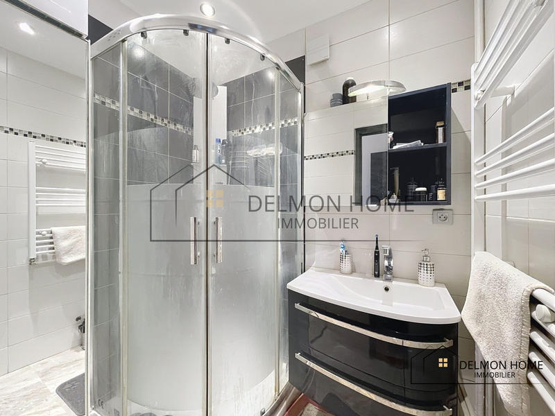 Appartement - 102 m² - 5 pièces