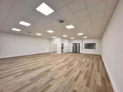 Local commercial - 117 m² - 2 pièces