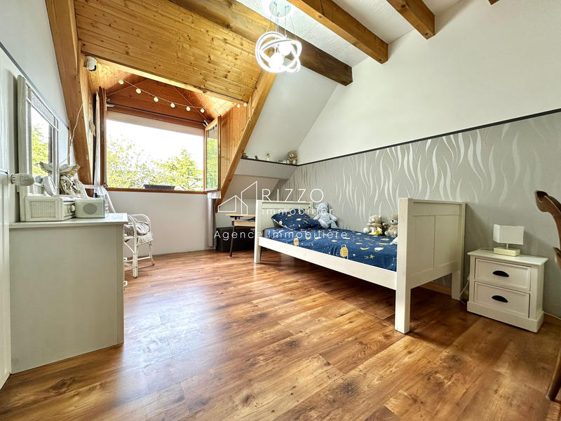 Maison - 180 m² - 6 pièces