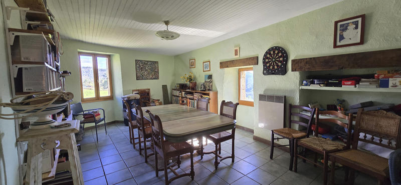 Maison - 250 m² - 8 pièces